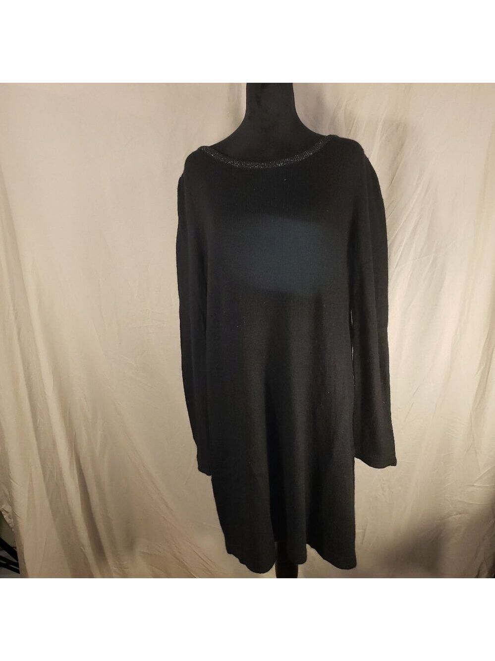 H&M Black Long Sleeve Sweater Dress w/Keyhole Opening in Back - L